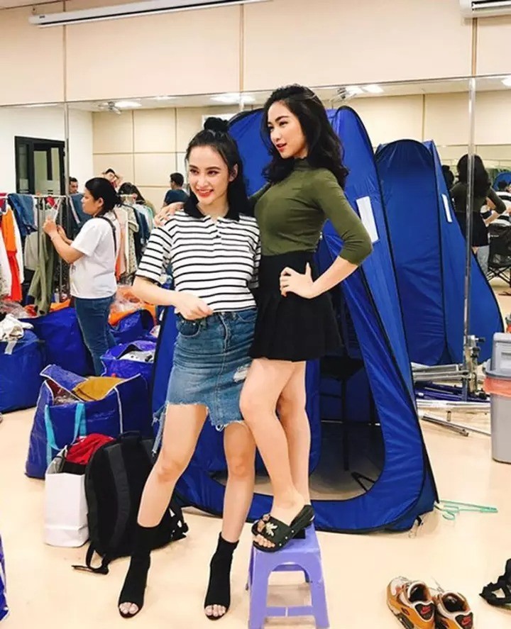 Hòa Minzy rạng ngời trên sân khấu nhưng khiến fan hú vía vì một chi tiết 9 Hòa Minzy rạng ngời trên sân khấu nhưng khiến fan hú vía vì một chi tiết 9