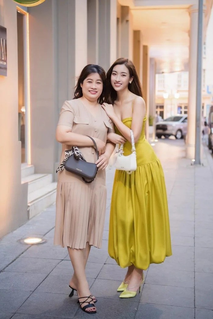 Đỗ Mỹ Linh đề cao học vấn, tiết lộ điều đặc biệt về gia đình 2 Đỗ Mỹ Linh đề cao học vấn, tiết lộ điều đặc biệt về gia đình 2