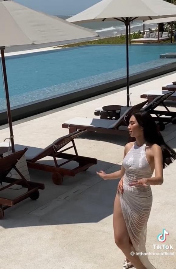 Video: Thùy Tiên tấu hài cực mạnh với khoảnh khắc hậu trường 'khó đỡ' - Ảnh 6 Video: Thùy Tiên tấu hài cực mạnh với khoảnh khắc hậu trường 'khó đỡ' - Ảnh 6
