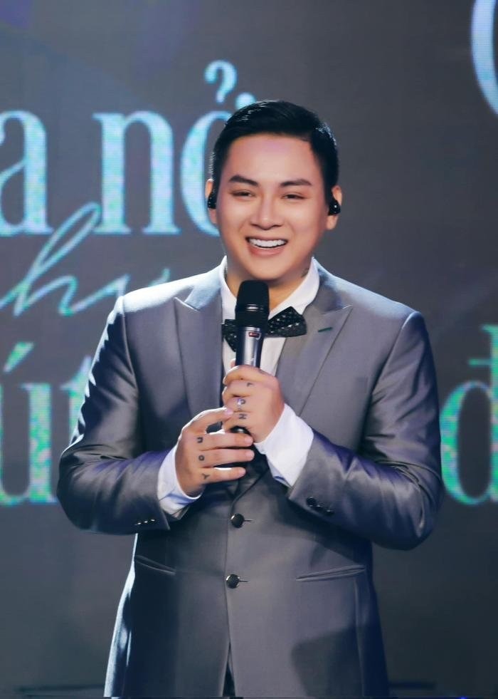Hoài Lâm 'đổi gió' trong ca hát, liệu có cạnh tranh được với các ca sĩ gạo cội? 3 Hoài Lâm 'đổi gió' trong ca hát, liệu có cạnh tranh được với các ca sĩ gạo cội? 3