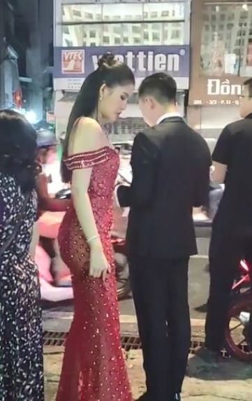 Biểu cảm gương mặt đáng chú ý của Phan Tô Ny. Ảnh: Internet Biểu cảm gương mặt đáng chú ý của Phan Tô Ny. Ảnh: Internet