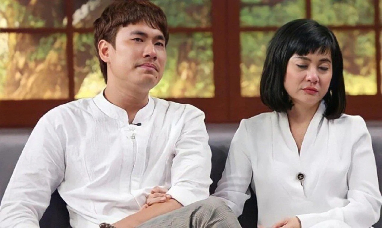 Sao Việt 26/3: Ngọc Châu bị tố thái độ 'ngôi sao', Phan Mạnh Quỳnh tấu hài giữa ồn ào 'khóc lóc' 4 Sao Việt 26/3: Ngọc Châu bị tố thái độ 'ngôi sao', Phan Mạnh Quỳnh tấu hài giữa ồn ào 'khóc lóc' 4
