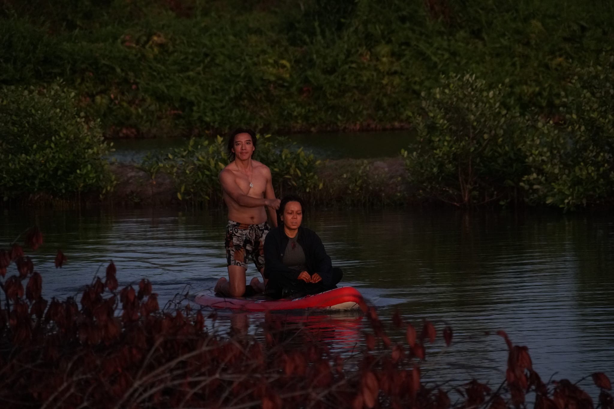 Ngỡ ngàng trước thân hình vạm vỡ của ông xã Việt Hương - Ảnh 1