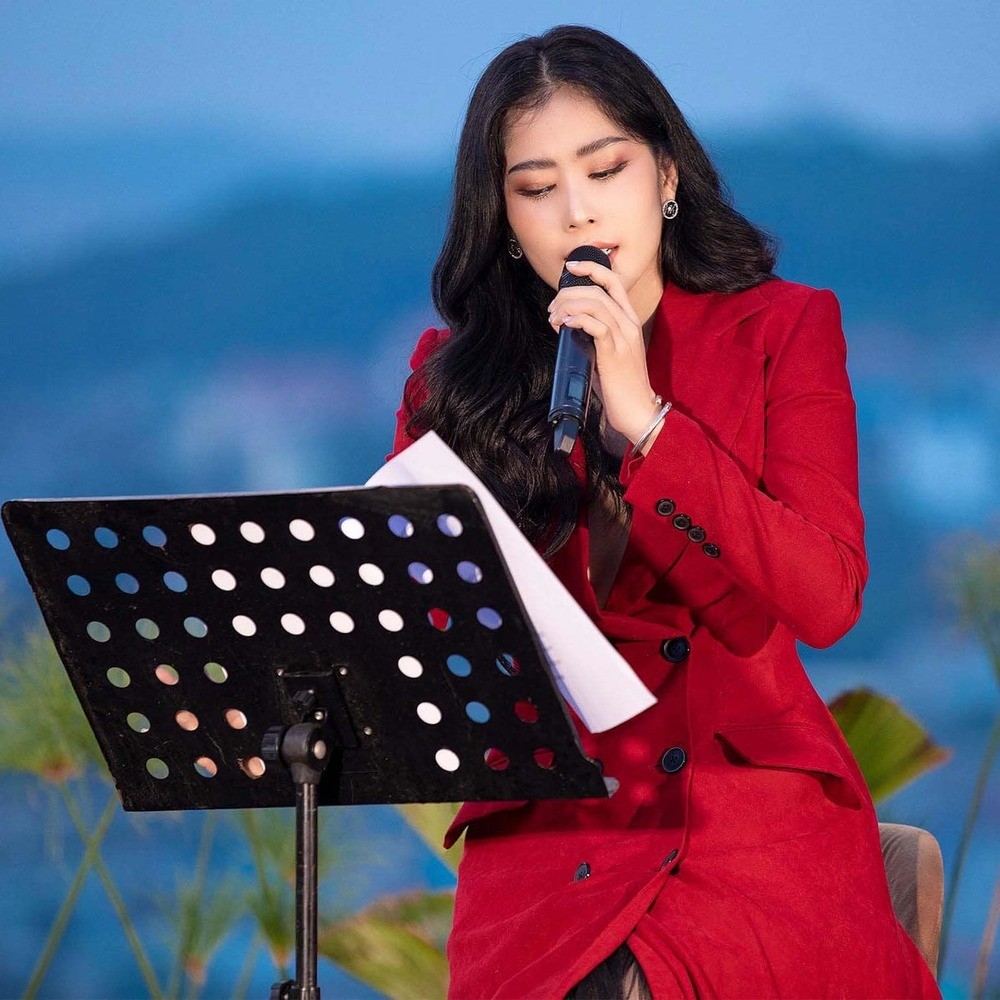 Nam Em sau thời gian dài im ắng nay bất ngờ muốn gây chú ý trong showbiz Việt? 2 Nam Em sau thời gian dài im ắng nay bất ngờ muốn gây chú ý trong showbiz Việt? 2