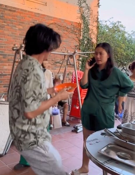 Sao Việt 4/4: Ngọc Lan bị xa lánh hậu cạo đầu MC Quyền Linh, xao xao tin Chi Dân bị bắt vì dùng chất cấm - Ảnh 1 Sao Việt 4/4: Ngọc Lan bị xa lánh hậu cạo đầu MC Quyền Linh, xao xao tin Chi Dân bị bắt vì dùng chất cấm - Ảnh 1