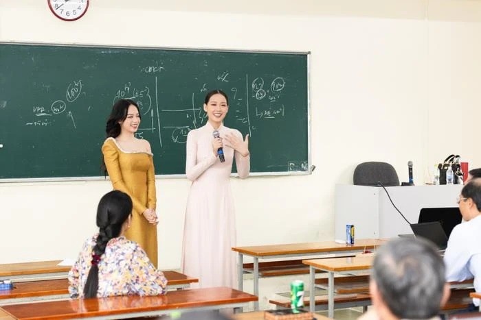 Thanh Thủy và Bảo Ngọc rạng ngời khi cùng chung khuôn hình. Ảnh: Internet Thanh Thủy và Bảo Ngọc rạng ngời khi cùng chung khuôn hình. Ảnh: Internet