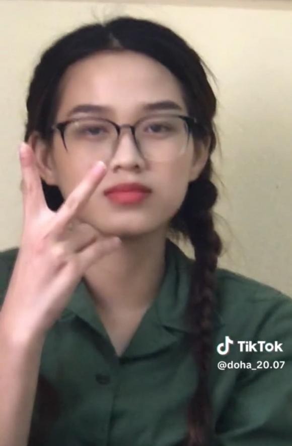 Diện mạo đáng yêu và xinh đẹp của Đỗ Thị Hà năm cô 18 tuổi. Ảnh: Chụp màn hình