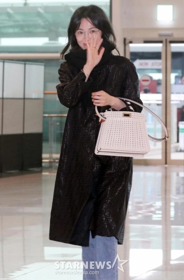 Song Hye Kyo tại sân bay. Ảnh: Internet Song Hye Kyo tại sân bay. Ảnh: Internet
