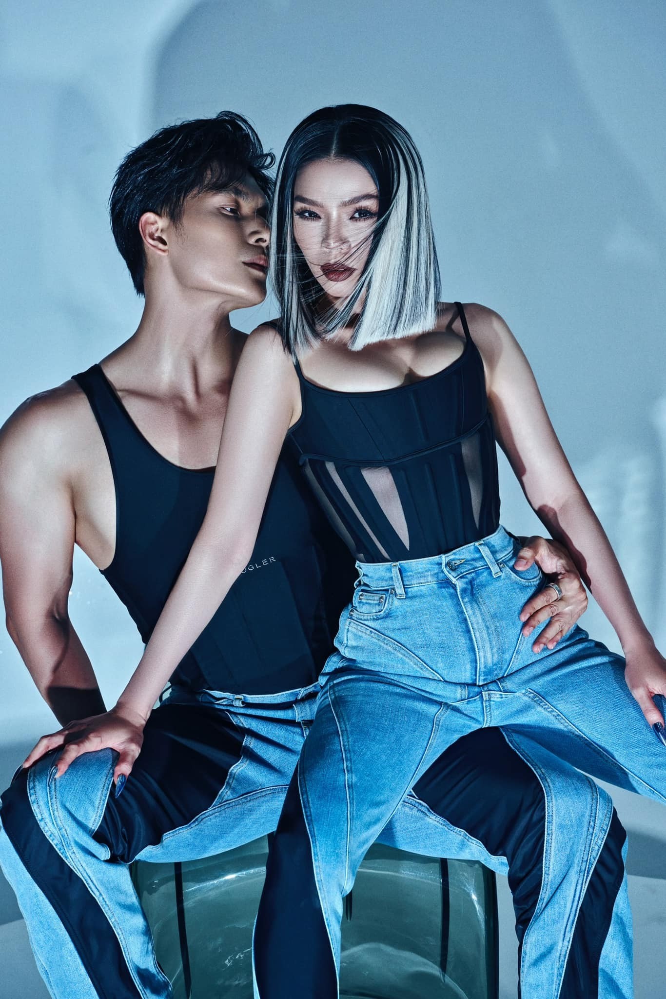 Lệ Quyên bị giục cưới sau 2 năm mặn nồng bên trai trẻ: Phản ứng của nữ ca sĩ gây chú ý 3 Lệ Quyên bị giục cưới sau 2 năm mặn nồng bên trai trẻ: Phản ứng của nữ ca sĩ gây chú ý 3