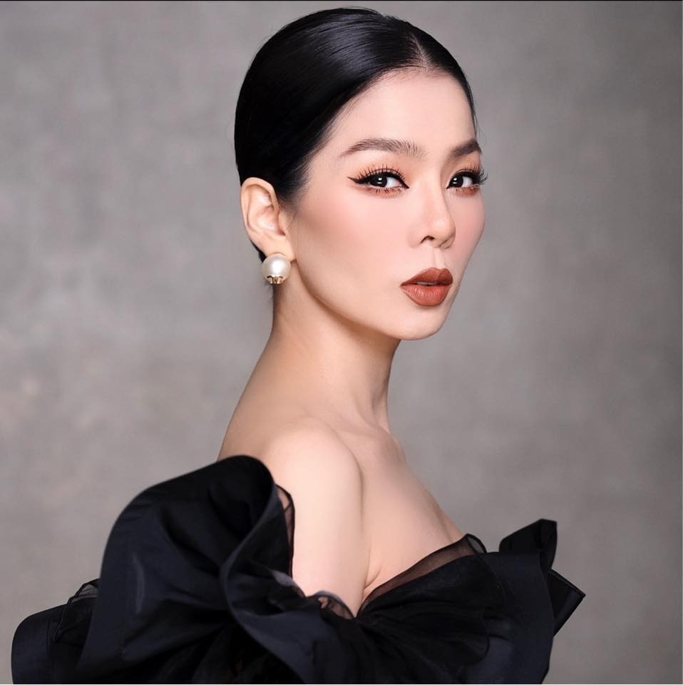Lệ Quyên hiếm hoi chia sẻ về mẹ ruột, dung nhan khiến nhiều người trầm trồ - Ảnh 1 Lệ Quyên hiếm hoi chia sẻ về mẹ ruột, dung nhan khiến nhiều người trầm trồ - Ảnh 1