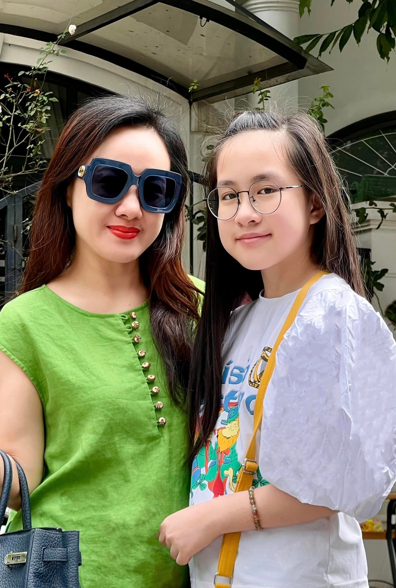 Con gái BTV Hoài Anh càng lớn càng giống mẹ. Ảnh: FBNV