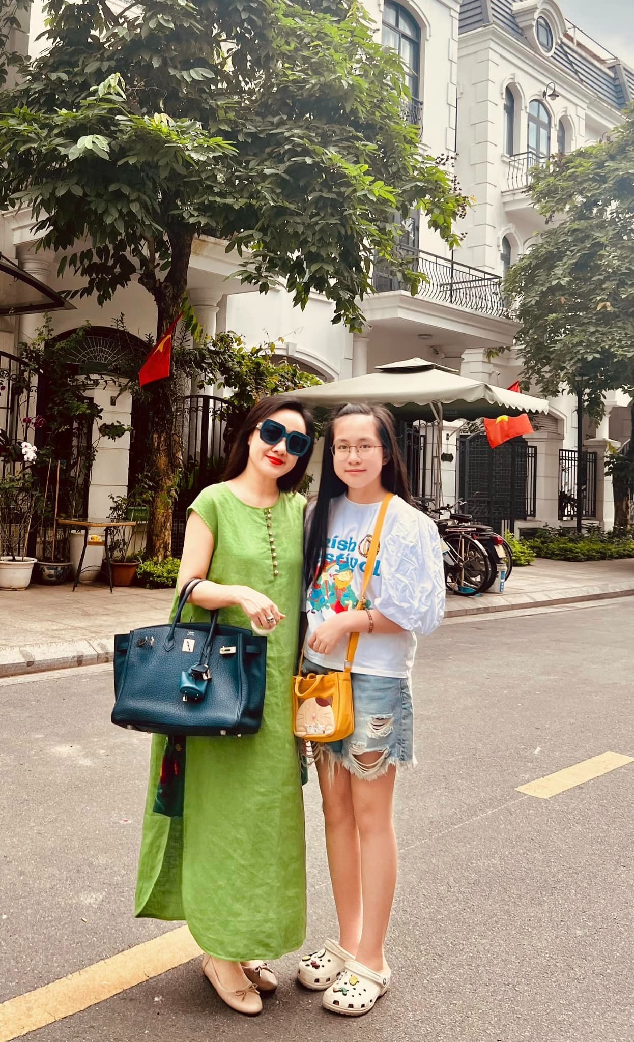 BTV Hoài Anh hiếm hoi khoe con gái, diện mạo như 'bản sao' của mẹ - Ảnh 1