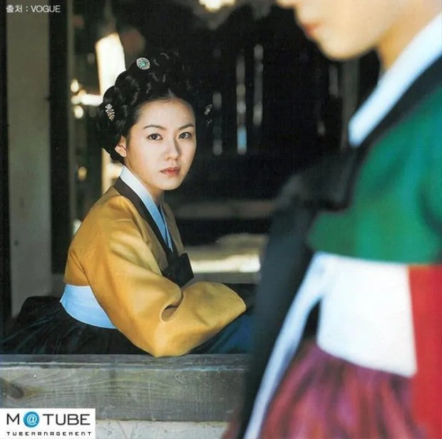 Son Ye Jin bị khui loạt ảnh hiếm trong quá khứ khi vừa lên chức 'mẹ' - Ảnh 3 Son Ye Jin bị khui loạt ảnh hiếm trong quá khứ khi vừa lên chức 'mẹ' - Ảnh 3