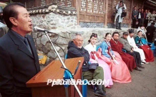Son Ye Jin bị khui loạt ảnh hiếm trong quá khứ khi vừa lên chức 'mẹ' - Ảnh 1 Son Ye Jin bị khui loạt ảnh hiếm trong quá khứ khi vừa lên chức 'mẹ' - Ảnh 1