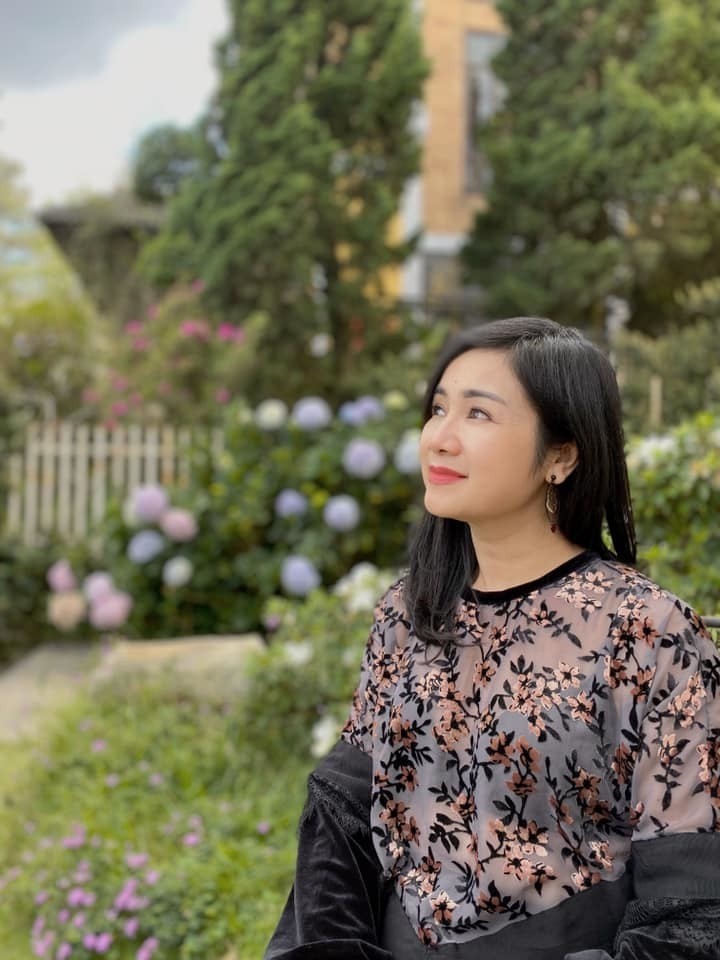 Ngỡ ngàng diện mạo mới của diễn viên 'Lá ngọc cành vàng' NSND Thu Hà - Ảnh 2 Ngỡ ngàng diện mạo mới của diễn viên 'Lá ngọc cành vàng' NSND Thu Hà - Ảnh 2