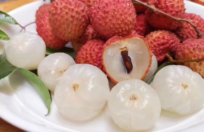 Nắm vững 4 bí quyết sau đây để thoải mái ăn vải không lo bị nóng - Ảnh 2 Nắm vững 4 bí quyết sau đây để thoải mái ăn vải không lo bị nóng - Ảnh 2