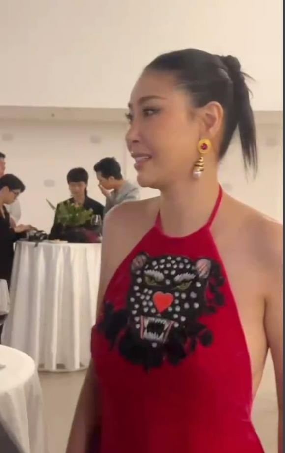 Hoa hậu Hà Kiều Anh lộ nhan sắc thật: Có như loạt ảnh quý phái từng được tung hô? - Ảnh 1 Hoa hậu Hà Kiều Anh lộ nhan sắc thật: Có như loạt ảnh quý phái từng được tung hô? - Ảnh 1