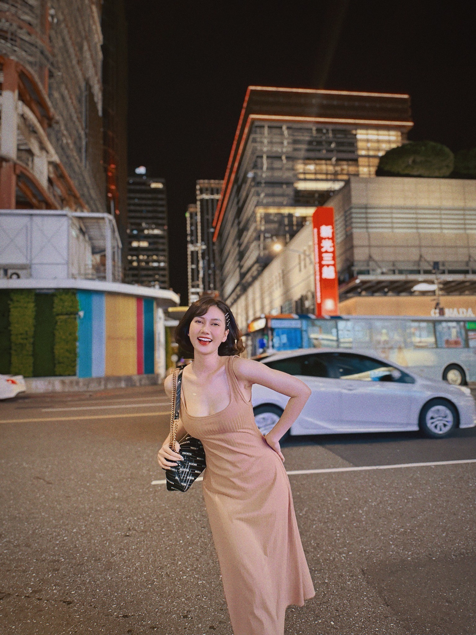 1 năm hết duyên với Đình Tú, diễn viên Hương Giang chứng minh bản thân đầy quyến rũ sau vấp ngã tình yêu - Ảnh 1