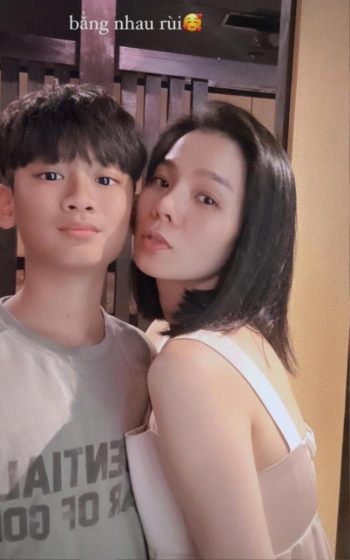 Quý tử nhà Lệ Quyên ngày càng trổ mã, mới 12 tuổi đã sở hữu một đặc điểm khiến bao người ngỡ ngàng - Ảnh 2 Quý tử nhà Lệ Quyên ngày càng trổ mã, mới 12 tuổi đã sở hữu một đặc điểm khiến bao người ngỡ ngàng - Ảnh 2