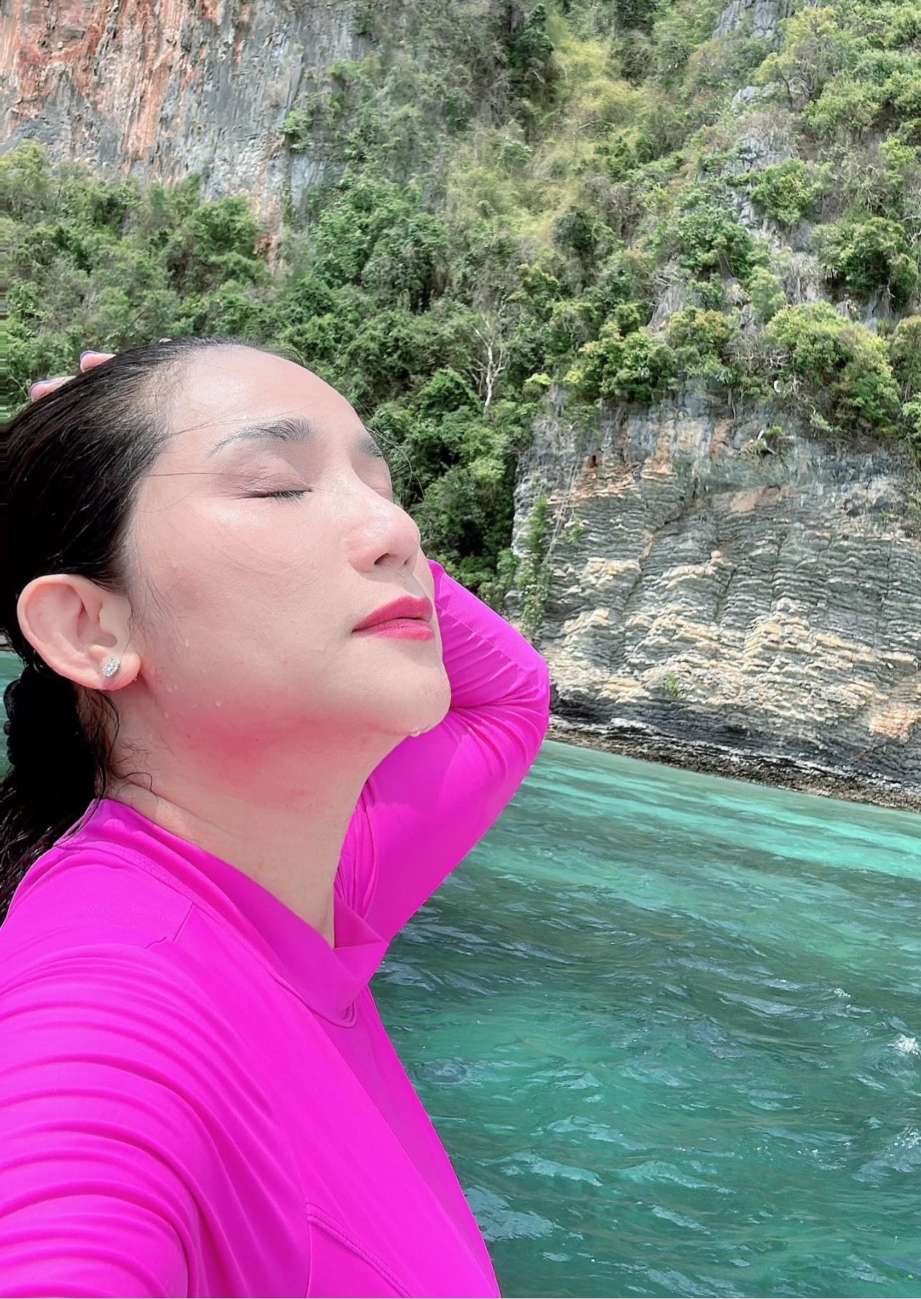 MC Cát Tường khoe cận cảnh nhan sắc U50. Ảnh: FBNV