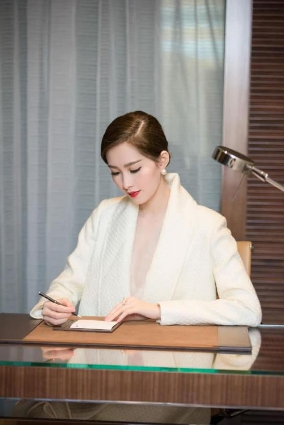 Hoa hậu Đặng Thu Thảo khui hình quá khứ, thần thái đúng chất phu nhân hào môn - Ảnh 1 Hoa hậu Đặng Thu Thảo khui hình quá khứ, thần thái đúng chất phu nhân hào môn - Ảnh 1