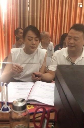 Phương Oanh và shark Bình đăng ký kết hôn, chính thức trở thành vợ chồng hợp pháp - Ảnh 2 Phương Oanh và shark Bình đăng ký kết hôn, chính thức trở thành vợ chồng hợp pháp - Ảnh 2