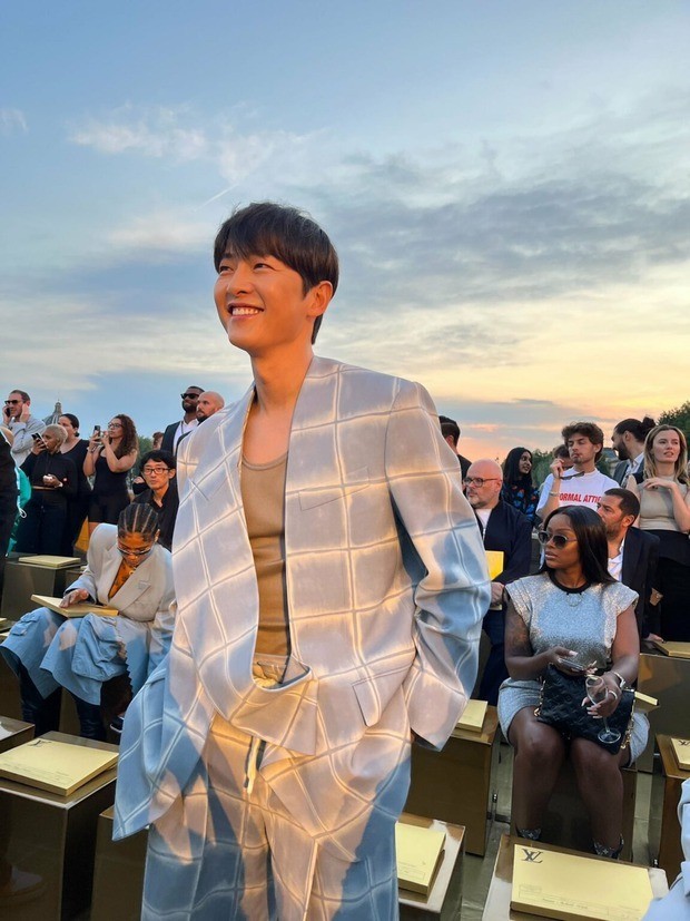 Song Joong Ki trẻ trung tại sự kiện. Ảnh: Internet Song Joong Ki trẻ trung tại sự kiện. Ảnh: Internet