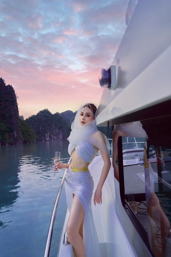 Sao Việt 24/6: Phương Oanh chứng tỏ đẳng cấp phu nhân chủ tịch, mối quan hệ thật sự của Quỳnh Lương và bạn trai - Ảnh 1 Sao Việt 24/6: Phương Oanh chứng tỏ đẳng cấp phu nhân chủ tịch, mối quan hệ thật sự của Quỳnh Lương và bạn trai - Ảnh 1