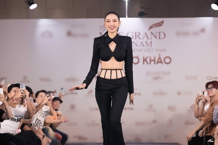 Sao Việt 3/7: Thùy Tiên bị 'khiếu nại' vì mắc lỗi ở sự kiện, Kiều Minh Tuấn rơi vào tình trạng đáng báo động - Ảnh 1 Sao Việt 3/7: Thùy Tiên bị 'khiếu nại' vì mắc lỗi ở sự kiện, Kiều Minh Tuấn rơi vào tình trạng đáng báo động - Ảnh 1