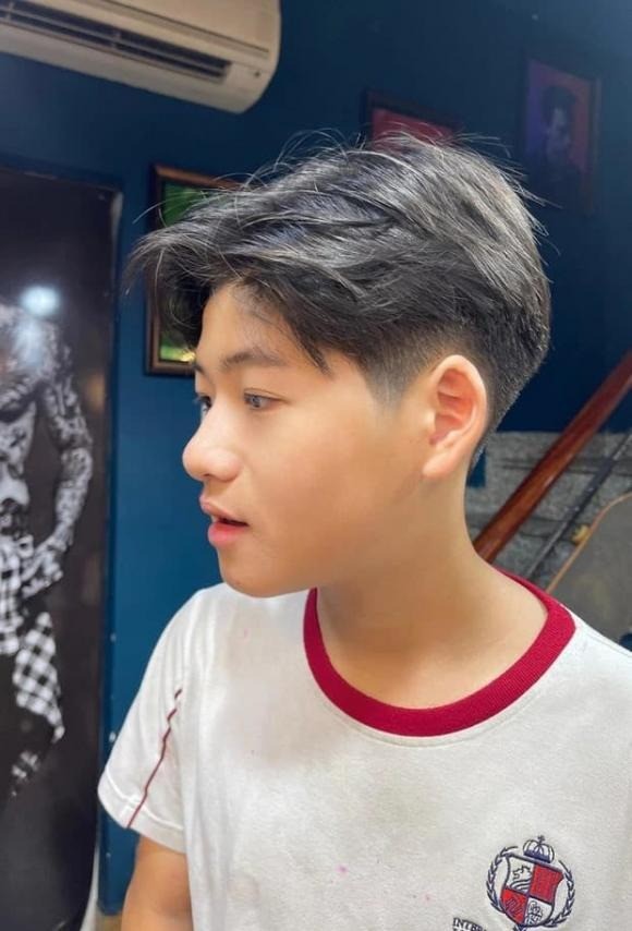 Vợ chồng Lâm Vỹ Dạ cho con trai lên sóng, diện mạo điển trai của cậu bé gây chú ý - Ảnh 2 Vợ chồng Lâm Vỹ Dạ cho con trai lên sóng, diện mạo điển trai của cậu bé gây chú ý - Ảnh 2
