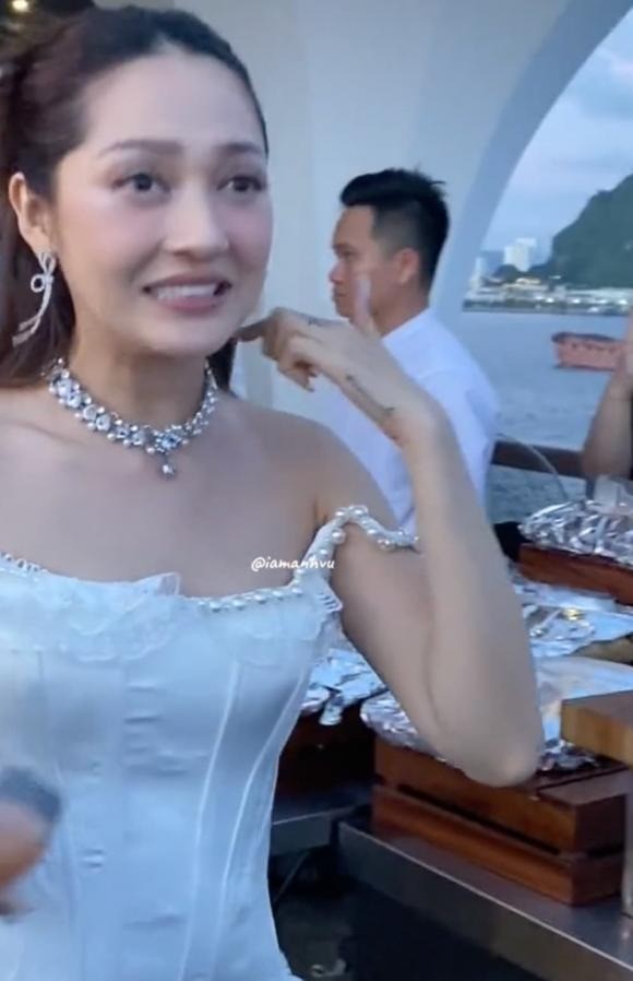 Nhan sắc của Bảo Anh khi quay cận mặt cũng nhận được sự chú ý. Ảnh: FBNV Nhan sắc của Bảo Anh khi quay cận mặt cũng nhận được sự chú ý. Ảnh: FBNV