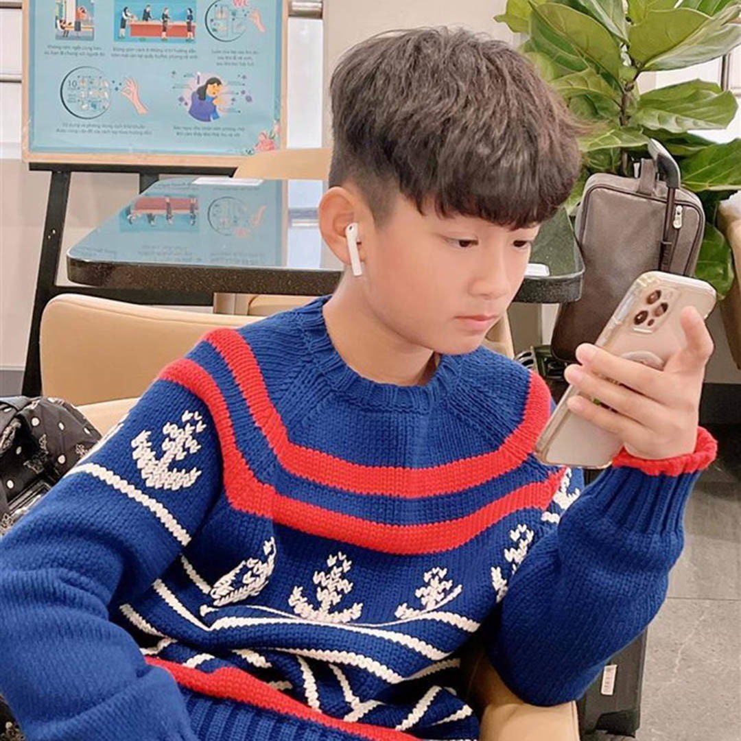 Vẻ điển trai của con trai Lệ Quyên. Ảnh: FBNV