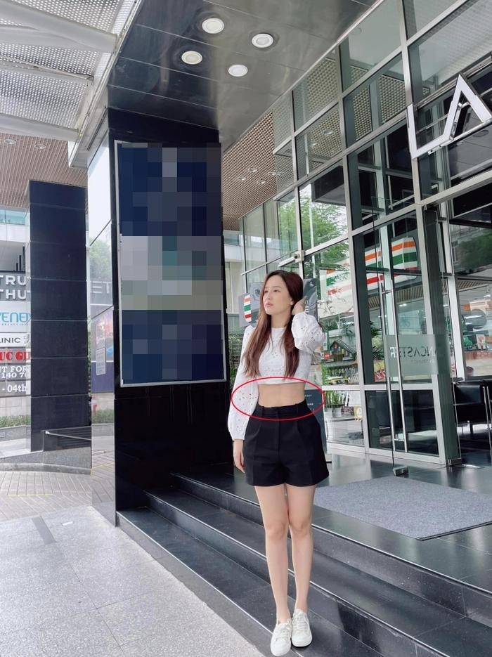 Sao Việt 11/7: Ngọc Trinh lên đồ độc lạ mà không 'quê', vợ Anh Tuấn vạ lây sau sự việc liên quan đến Diệp Lâm Anh - Ảnh 2 Sao Việt 11/7: Ngọc Trinh lên đồ độc lạ mà không 'quê', vợ Anh Tuấn vạ lây sau sự việc liên quan đến Diệp Lâm Anh - Ảnh 2