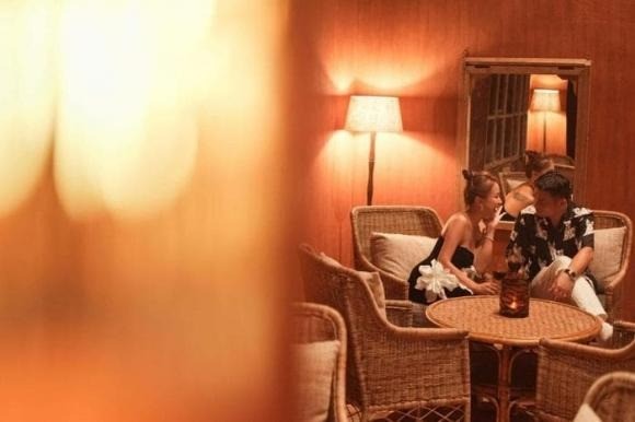 Khoảnh khắc cực tình của Vân Hugo và chồng sắp cưới. Ảnh: FBVN Khoảnh khắc cực tình của Vân Hugo và chồng sắp cưới. Ảnh: FBVN
