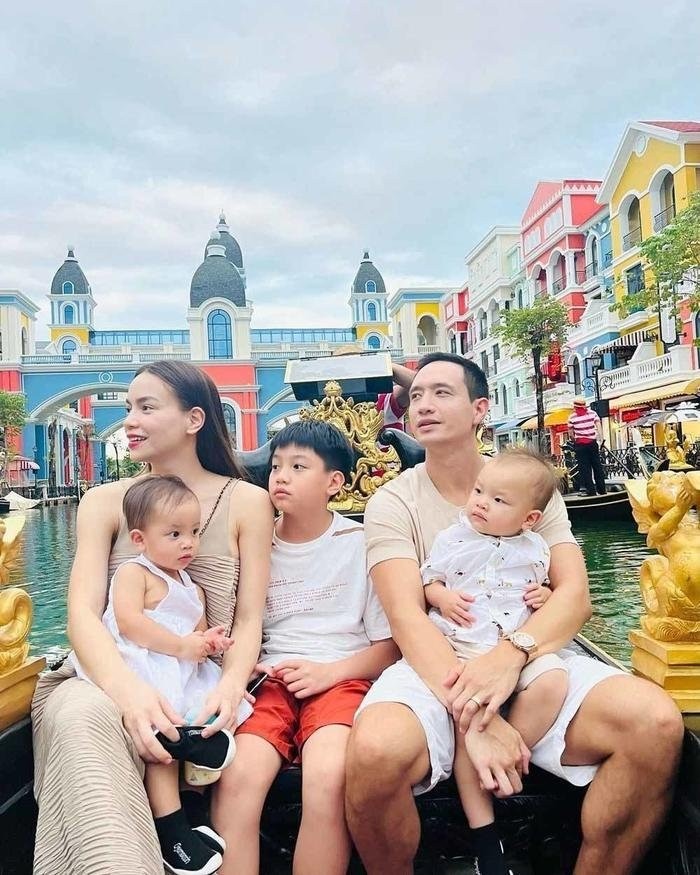 Gia đình hạnh phúc của Hồ Ngọc Hà và Kim Lý. Ảnh: FBNV