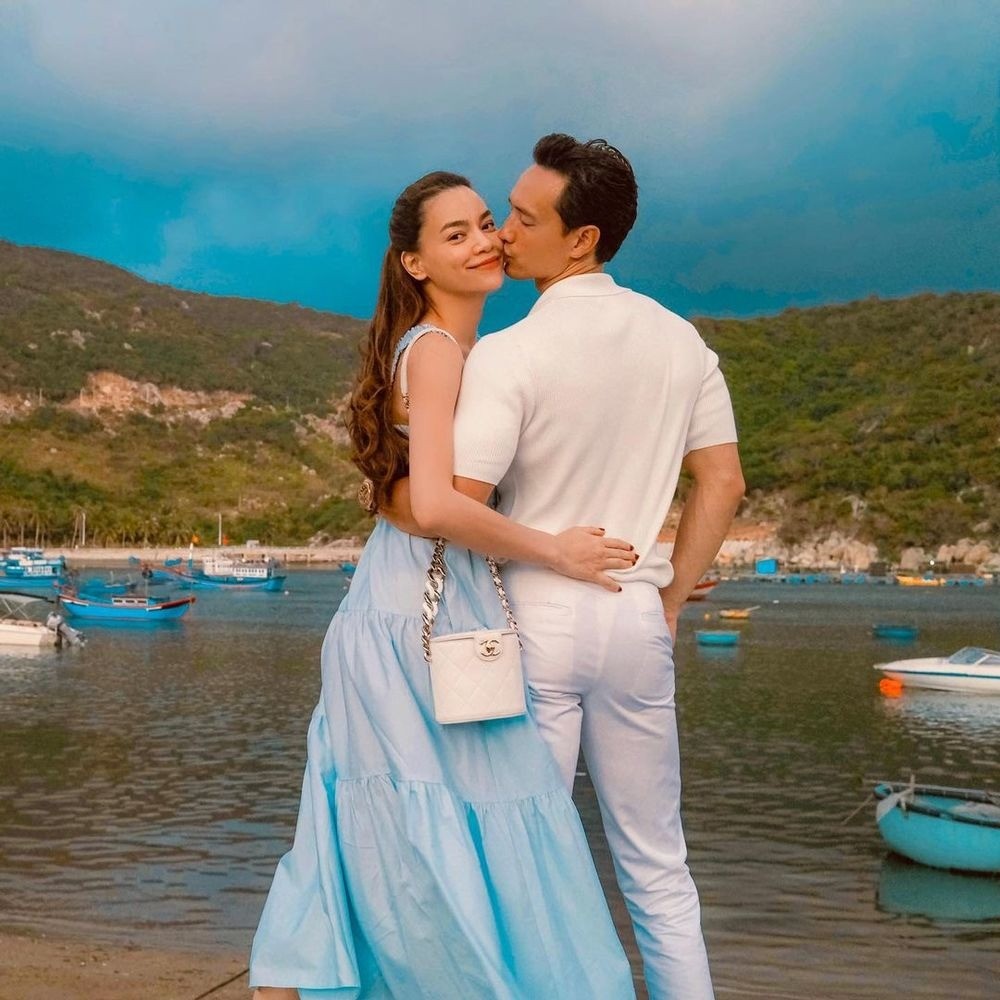 Giữa chốn đông người, Kim Lý công khai thể hiện tình yêu với Hồ Ngọc Hà - Ảnh 1