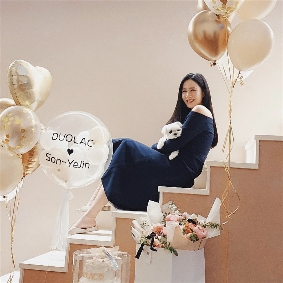 Son Ye Jin đã trở lại làng giải trí sau khoảng thời gian sinh con. Ảnh: FBNV