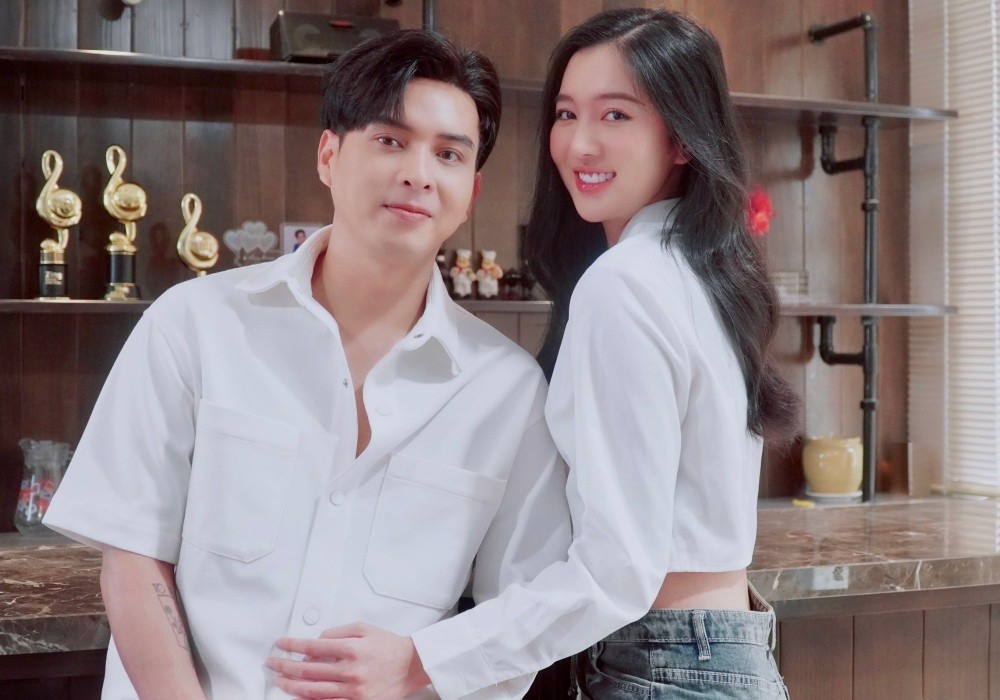 Vợ Hồ Quang Hiếu khoe thân hình nuột nà giữa biển khơi, đọ sức nóng với nắng hè - Ảnh 1