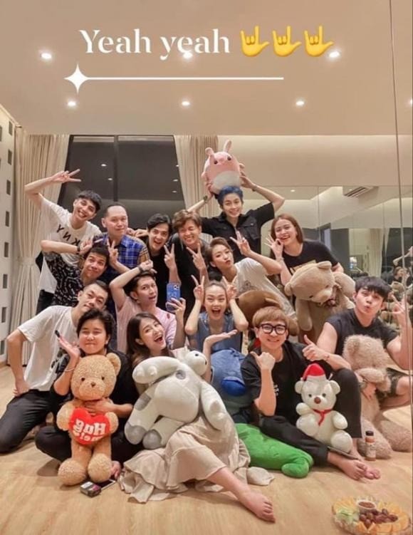 'Mẹ bỉm' Minh Hằng rạng ngời khi hội ngộ cùng dàn bạn thân quyền lực của showbiz Việt - Ảnh 2 'Mẹ bỉm' Minh Hằng rạng ngời khi hội ngộ cùng dàn bạn thân quyền lực của showbiz Việt - Ảnh 2