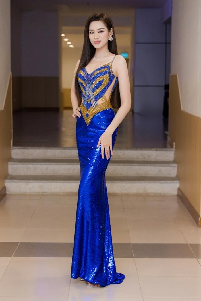 Á hậu Minh Kiên chưa đăng quang đã 'đụng hàng' đàn chị Đỗ Thị Hà: Thần thái ai hơn ai? - Ảnh 2 Á hậu Minh Kiên chưa đăng quang đã 'đụng hàng' đàn chị Đỗ Thị Hà: Thần thái ai hơn ai? - Ảnh 2