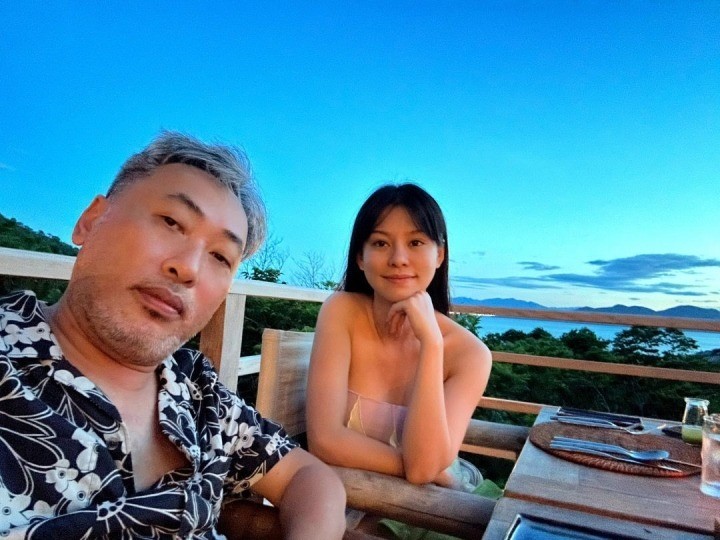 Bùi Lan Hương lên đồ cắt xẻ khoe thân hình quyến rũ ở tuổi 34 - Ảnh 1 Bùi Lan Hương lên đồ cắt xẻ khoe thân hình quyến rũ ở tuổi 34 - Ảnh 1