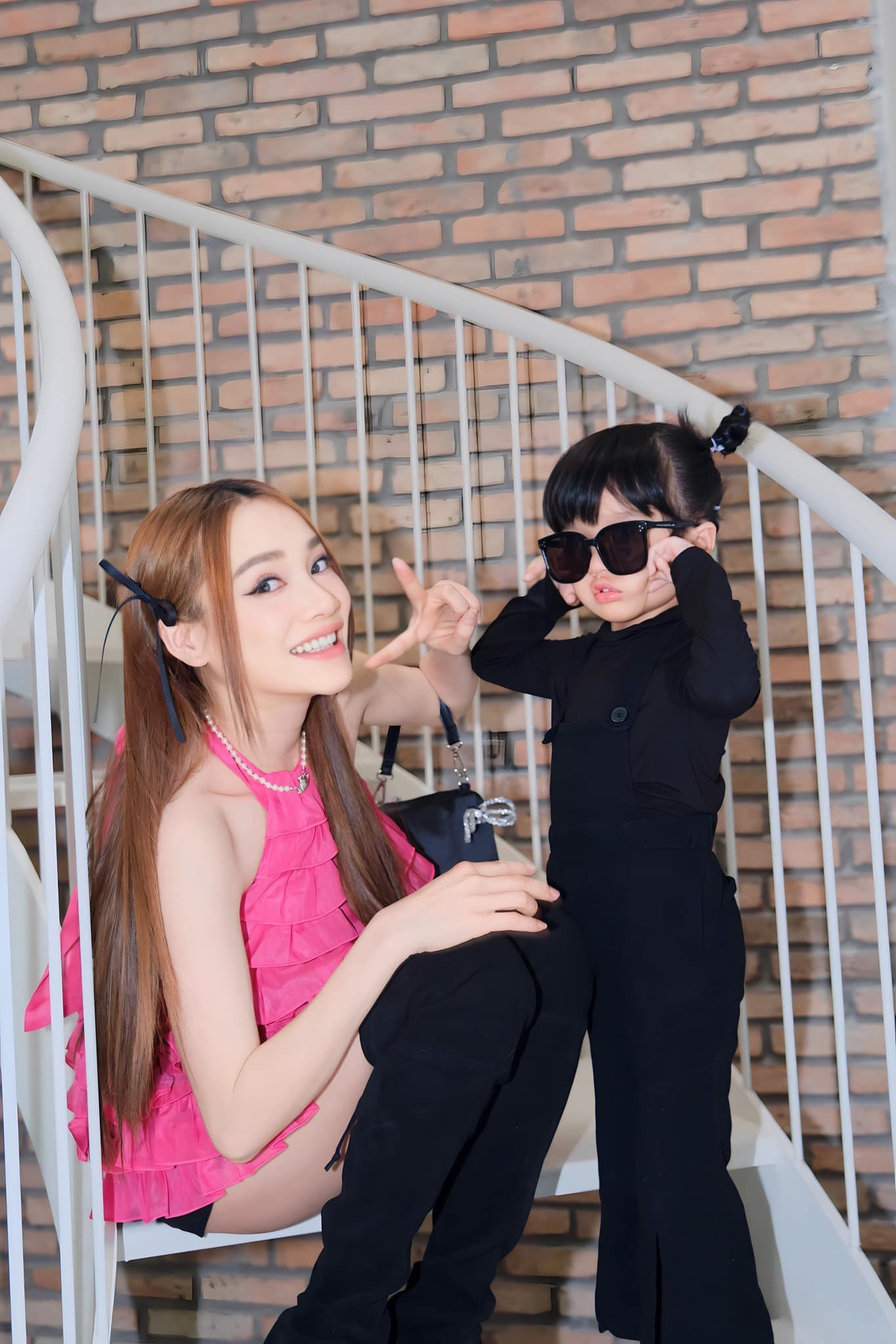 Đến thời điểm hiện tại, Nhã Phương mới thoải mái chia sẻ hình ảnh của con gái và công khai những khoảng khắc trong thời điểm mang bầu. Ảnh: FBNV Đến thời điểm hiện tại, Nhã Phương mới thoải mái chia sẻ hình ảnh của con gái và công khai những khoảng khắc trong thời điểm mang bầu. Ảnh: FBNV