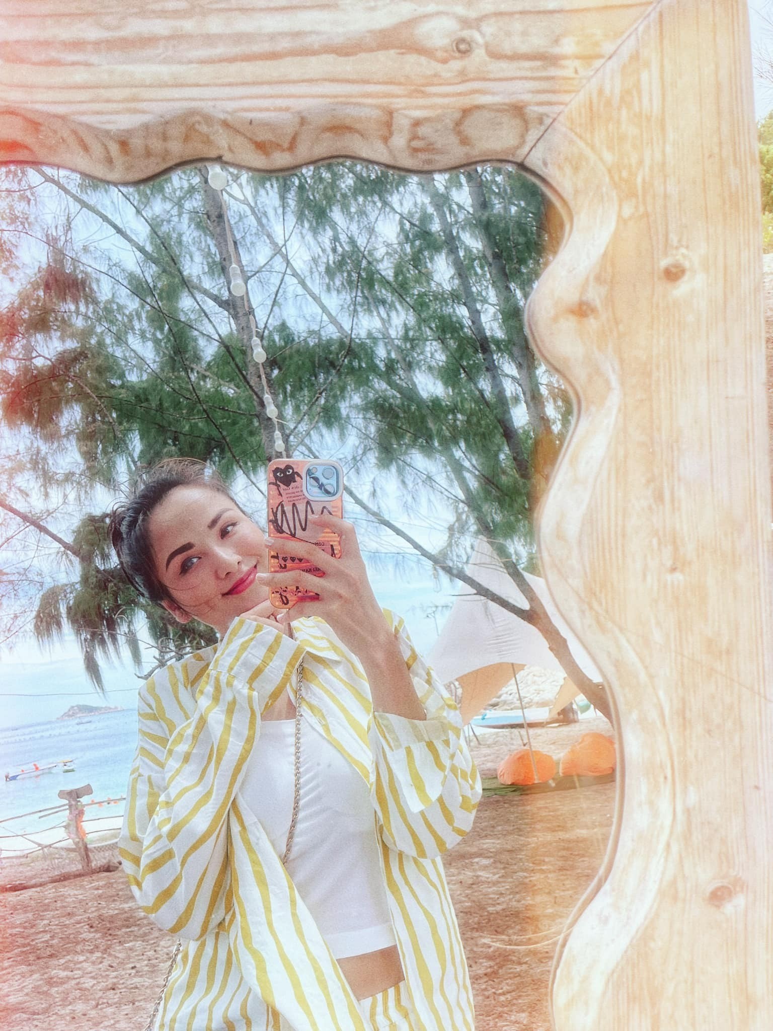 Diễm Hương có chia sẻ đáng chú ý giữa ồn ào của Ý Nhi. Ảnh: FBNV Diễm Hương có chia sẻ đáng chú ý giữa ồn ào của Ý Nhi. Ảnh: FBNV