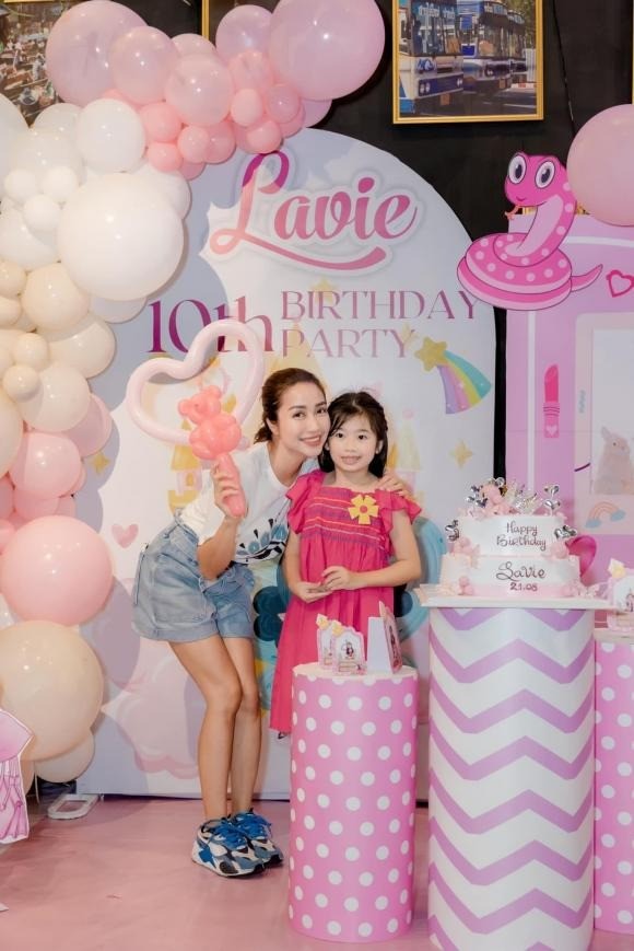 Ốc Thanh Vân tiết lộ điều xúc động về Phùng Ngọc Huy và con gái. Ảnh: FBNV Ốc Thanh Vân tiết lộ điều xúc động về Phùng Ngọc Huy và con gái. Ảnh: FBNV
