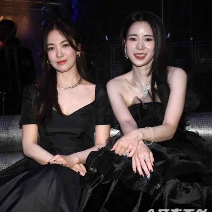 Song Hye Kyo và Lim Ji Yeon thân thiết sau bộ phim The Glory. Ảnh: Internet Song Hye Kyo và Lim Ji Yeon thân thiết sau bộ phim The Glory. Ảnh: Internet