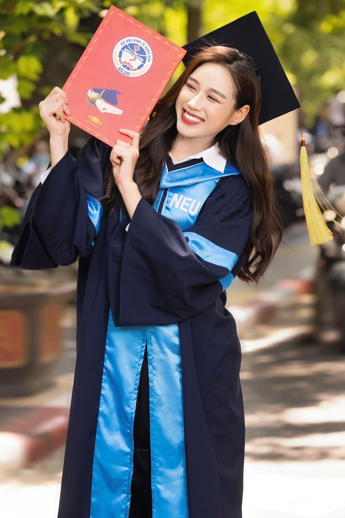 Đỗ Thị Hà xúc động nói về món quà tặng bố mẹ ngày Vu Lan - Ảnh 2 Đỗ Thị Hà xúc động nói về món quà tặng bố mẹ ngày Vu Lan - Ảnh 2