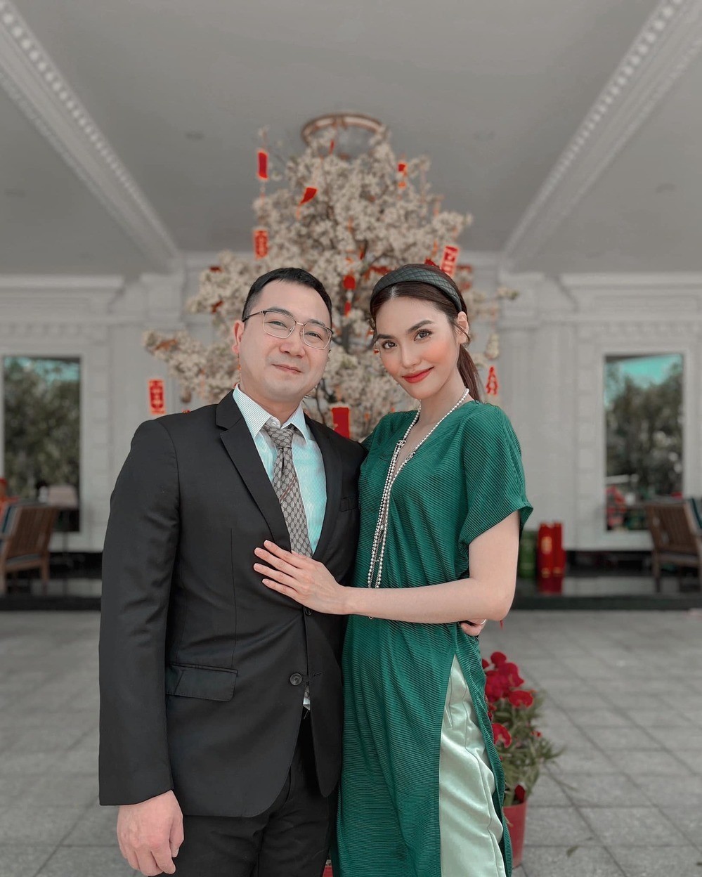 Chồng doanh nhân của Lan Khuê gây ấn tượng khi thể hiện tình cảm với vợ chốn đông người - Ảnh 3 Chồng doanh nhân của Lan Khuê gây ấn tượng khi thể hiện tình cảm với vợ chốn đông người - Ảnh 3