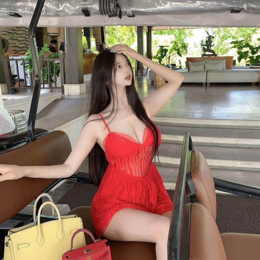 Dụi mắt liên tục trước loạt ảnh của 'thánh nữ cà áp': Nổi tiếng nhanh chóng nhờ diện mạo 'khác người' - Ảnh 2 Dụi mắt liên tục trước loạt ảnh của 'thánh nữ cà áp': Nổi tiếng nhanh chóng nhờ diện mạo 'khác người' - Ảnh 2
