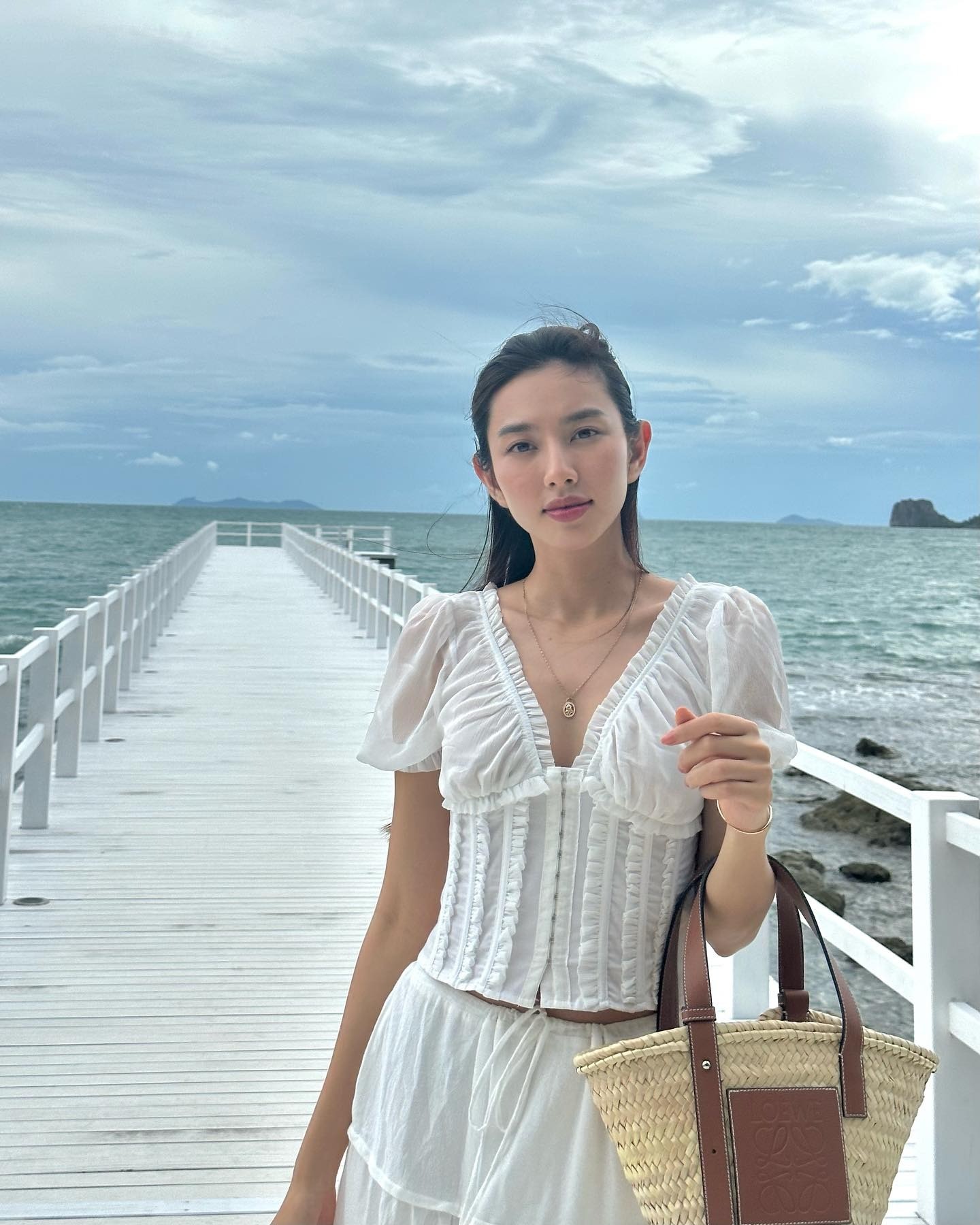 Thùy Tiên đã có chia sẻ liên quan đến vụ cháy nghiêm trọng. Ảnh: FBNV