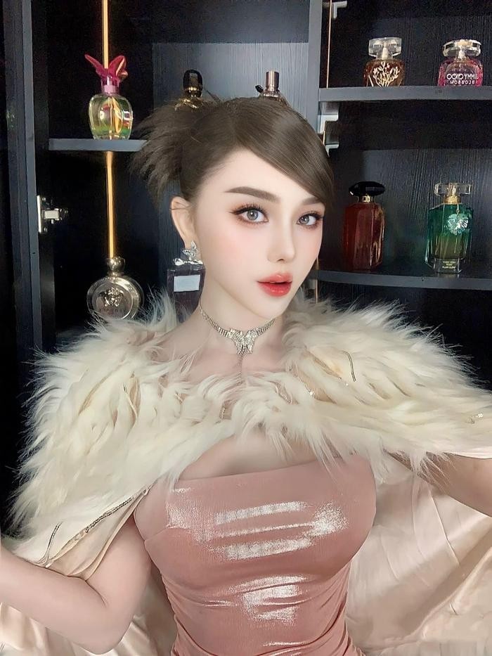 Lâm Khánh Chi diện mạo lạ lẫm khó nhận ra hậu chi bội tiền trùng tu nhan sắc - Ảnh 1 Lâm Khánh Chi diện mạo lạ lẫm khó nhận ra hậu chi bội tiền trùng tu nhan sắc - Ảnh 1